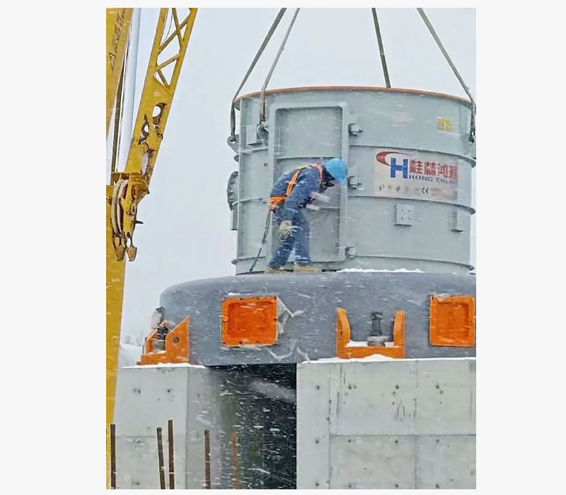 风雪无阻，使命必达！HC大型摆式磨安装现场的鸿程拼搏